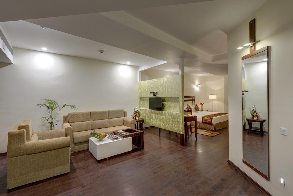 The Fern Residency Galaxy Mall Burnpur Номер фото